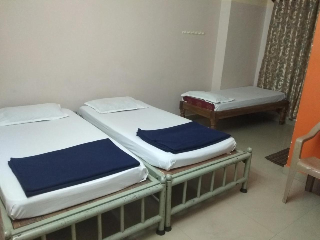 Hotel Apoorva Residency Bangalore Exterior foto